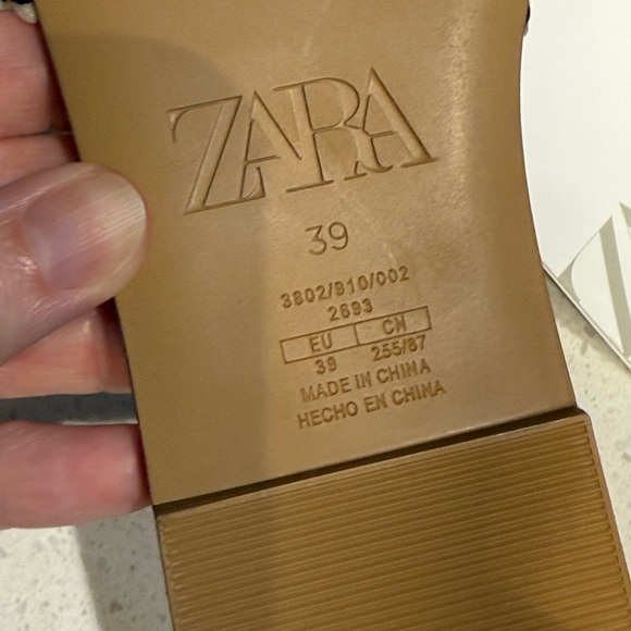 Zara NWT tan/Off-white and Black Striped Bow women’s flat Sandals - size EU 39 - Picture 5 of 7